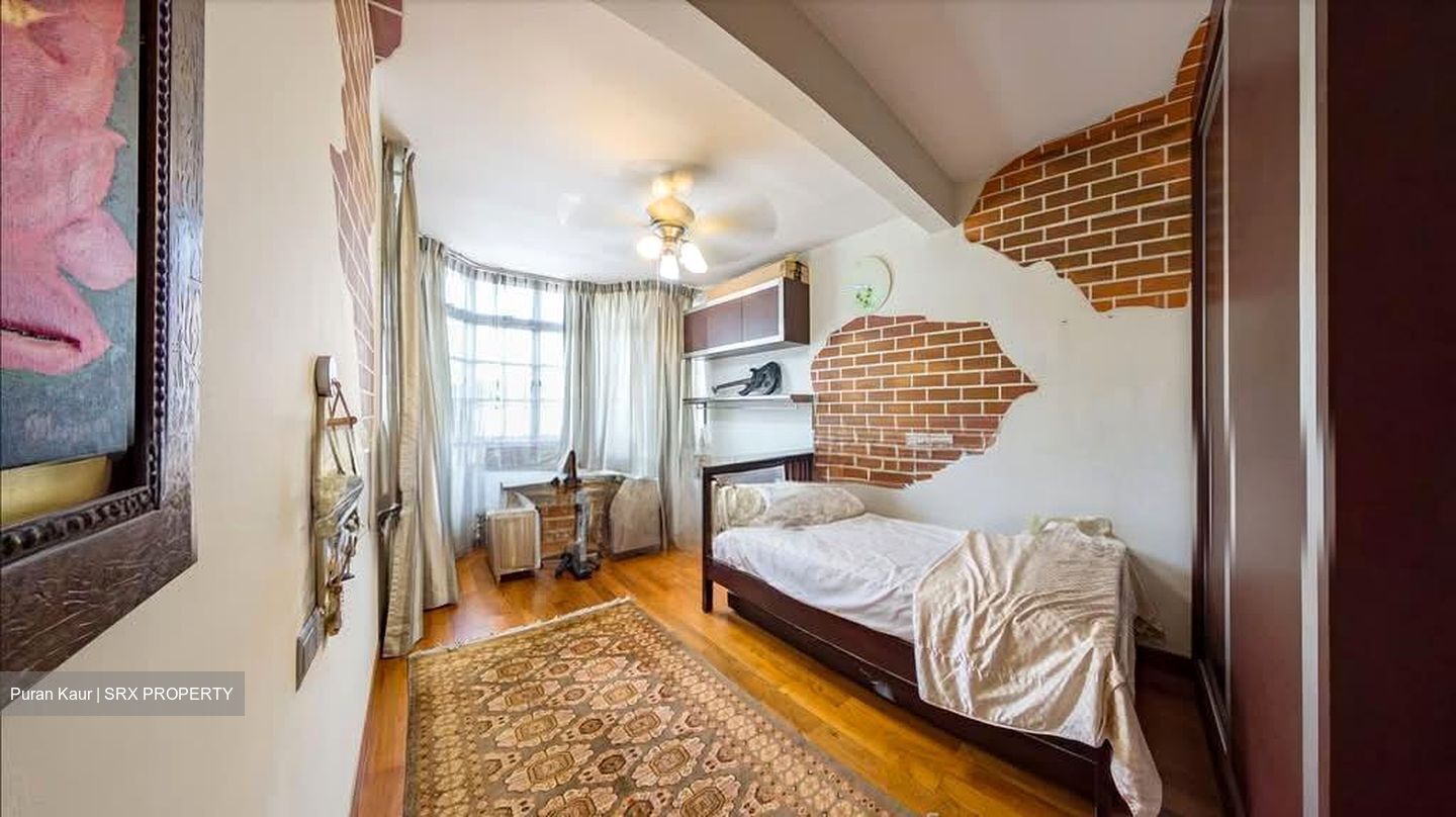 Namly Court (D10), Terrace #582966011